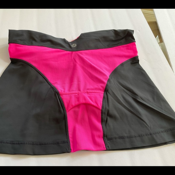 Lululemon, active wear, pink and black. Size 8. - Picture 2 of 4